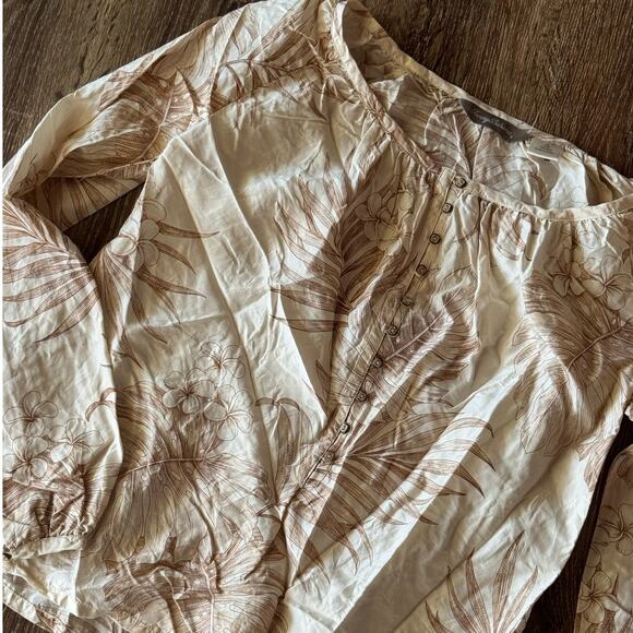 Tommy Bahama Size Small 100% Silk Tan Floral Pattern Top - Picture 3 of 5